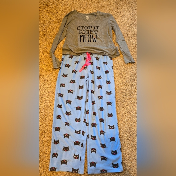 Fleece Pajama Bundle, Size XL & L - Picture 2 of 8